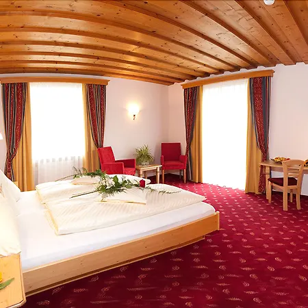 Отель Fruehstueckshotel Birkenhof Раурис